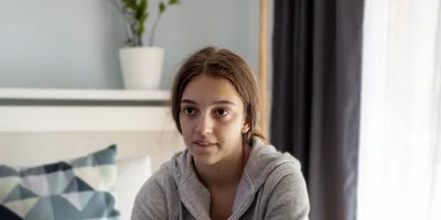 Je vriend drinkt te veel alcohol: wat kan je doen?