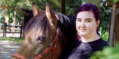 Dagmar (21) vindt mentale rust bij SoulHorses