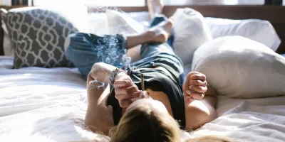 Is cannabis gevaarlijk? Van roes tot bad trip uitgelegd